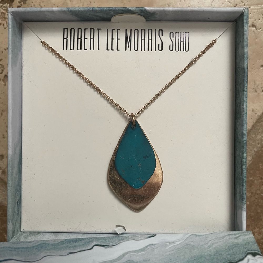 BRAND NEW WITH TAGS NECKLACE
